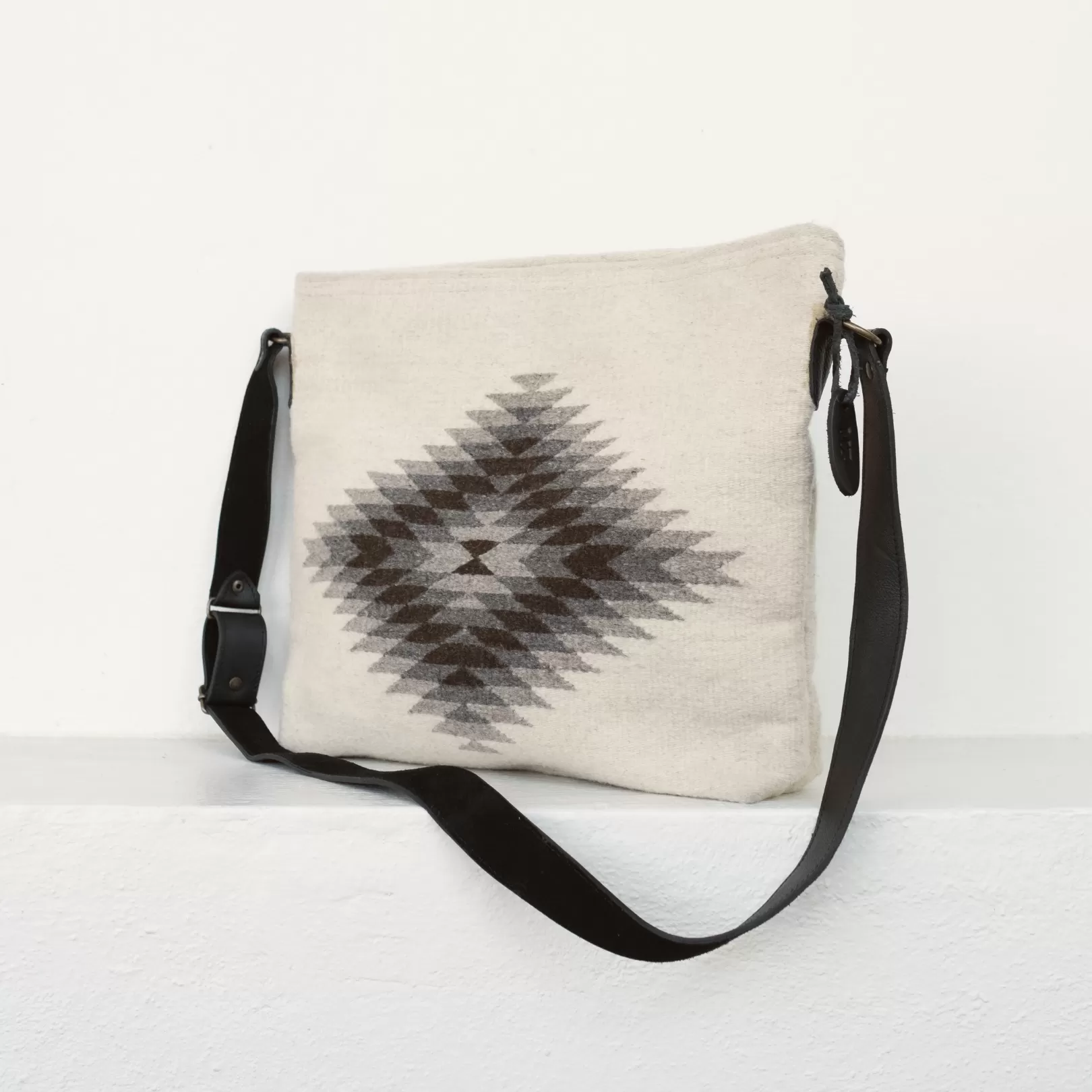 Chavela Shoulder Bag