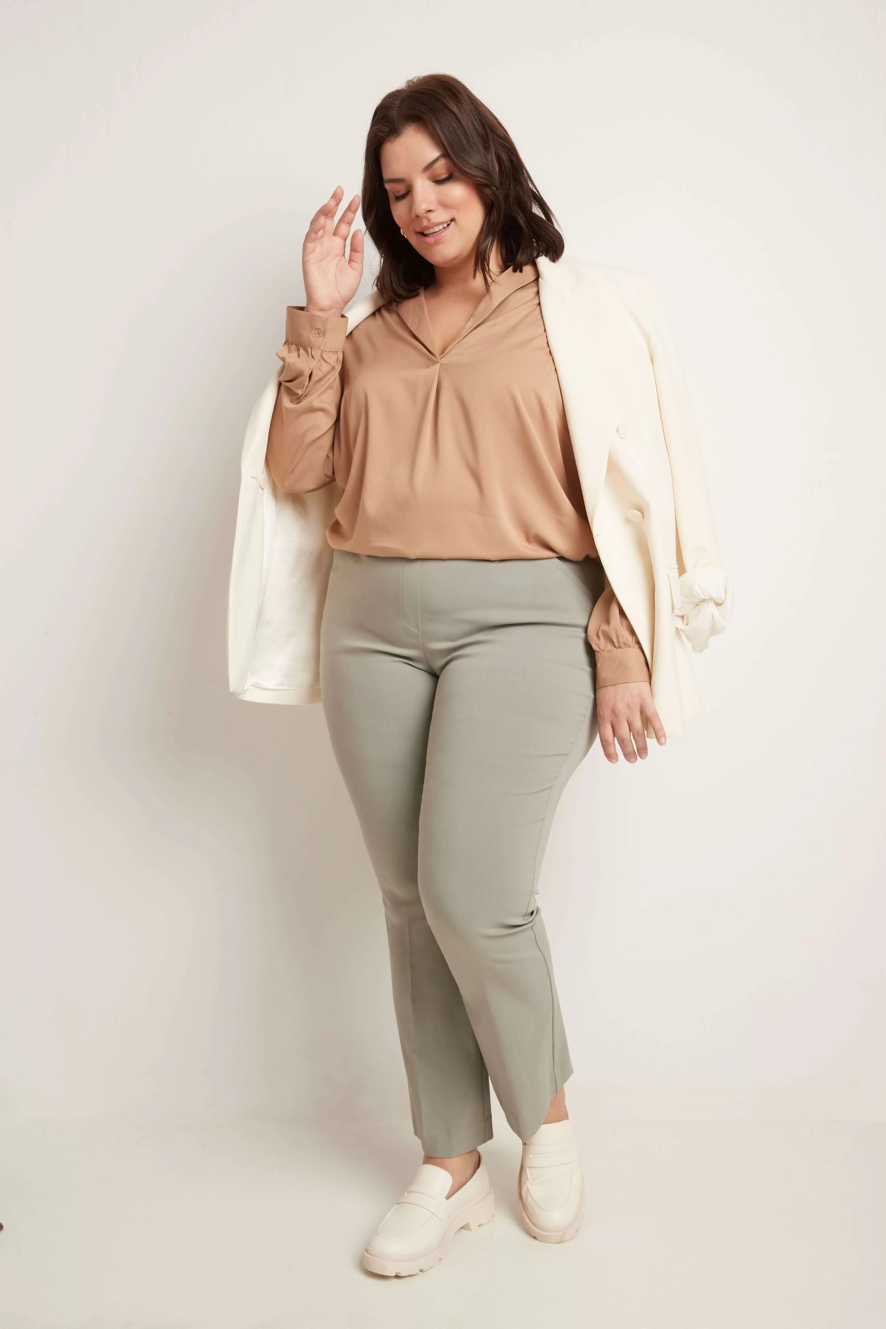 Curvy Pull-on Barely Bootcut Classic Pants