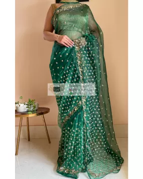 Forest Green Badan pe Sitaare Saree