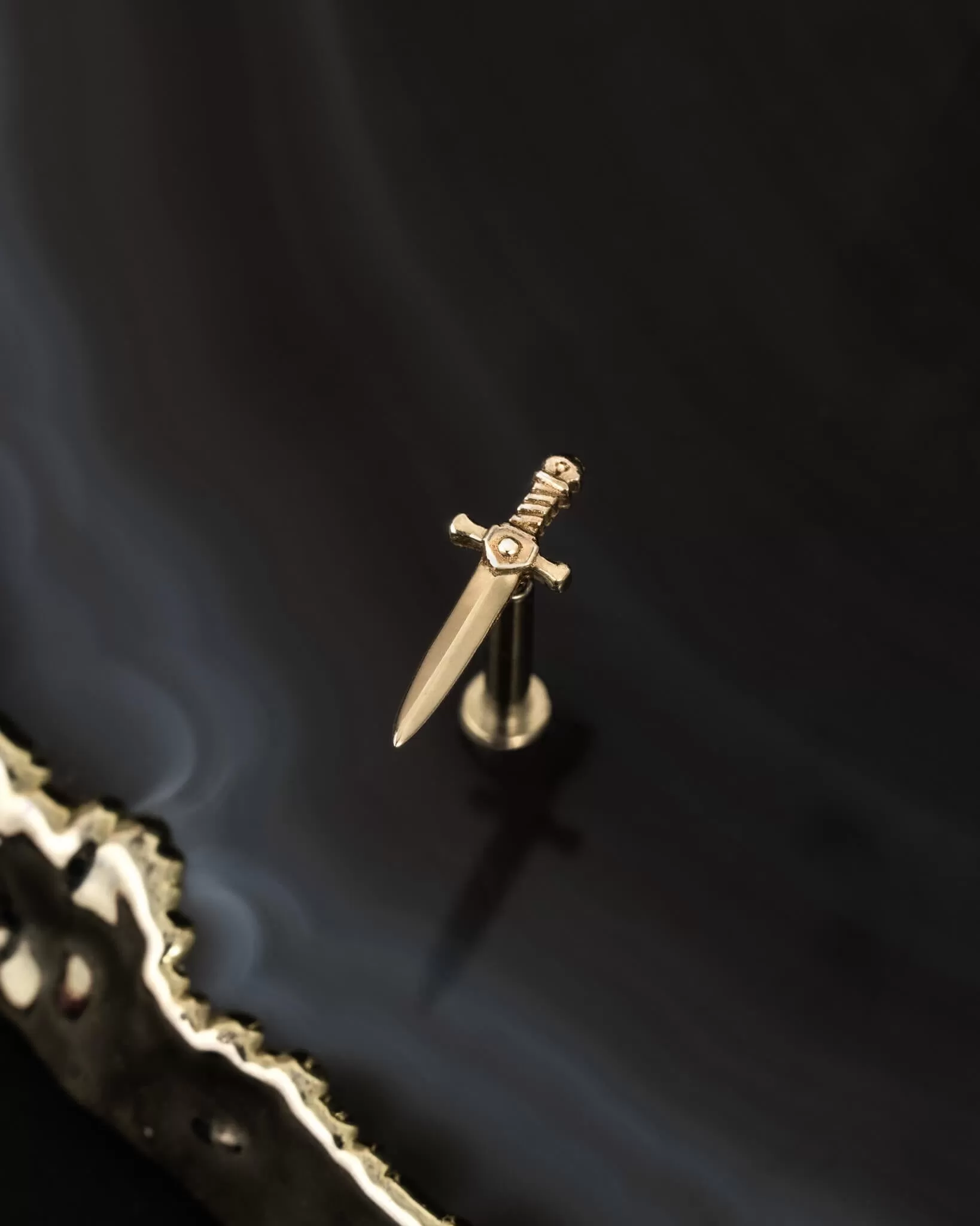 Godric Sword Threadless End (14K Gold)