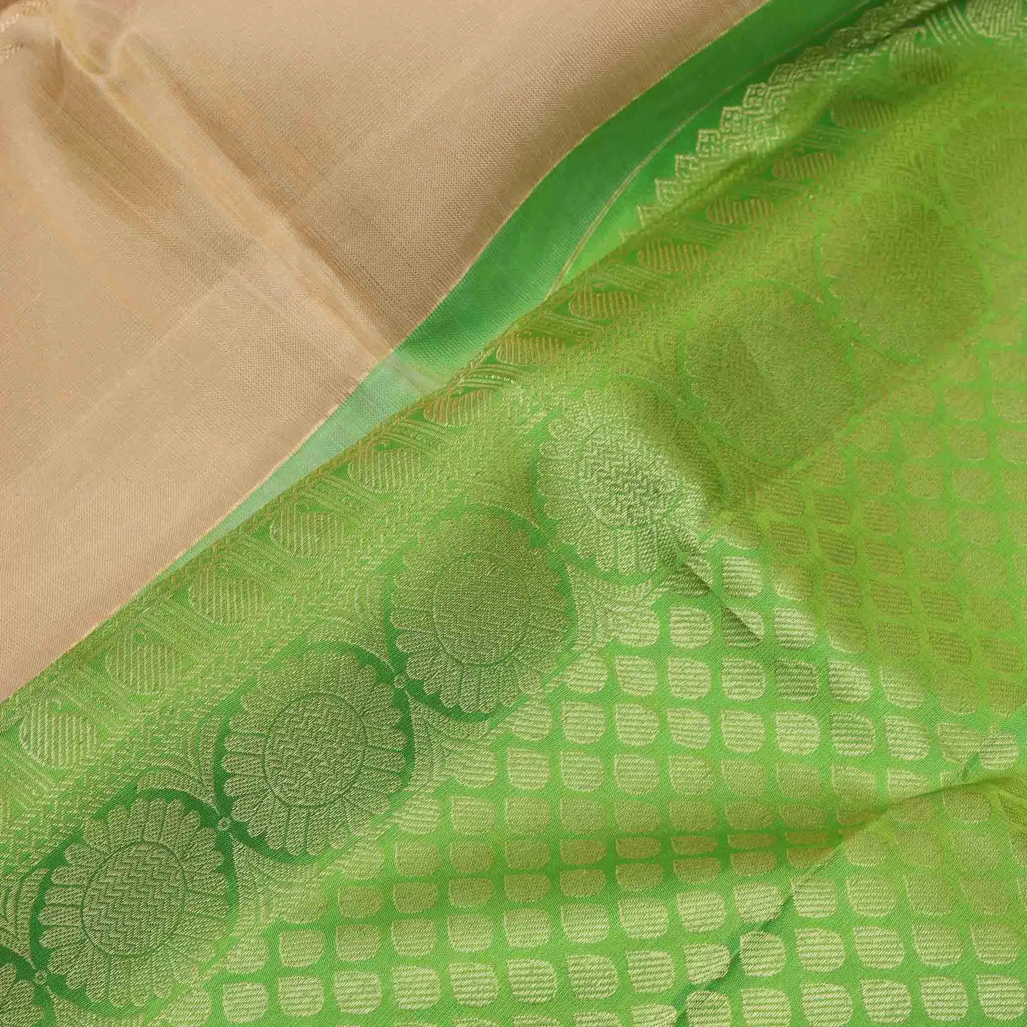 Handwoven Off-white with Green Kanjivaram Silk Saree - 189N008352DSA