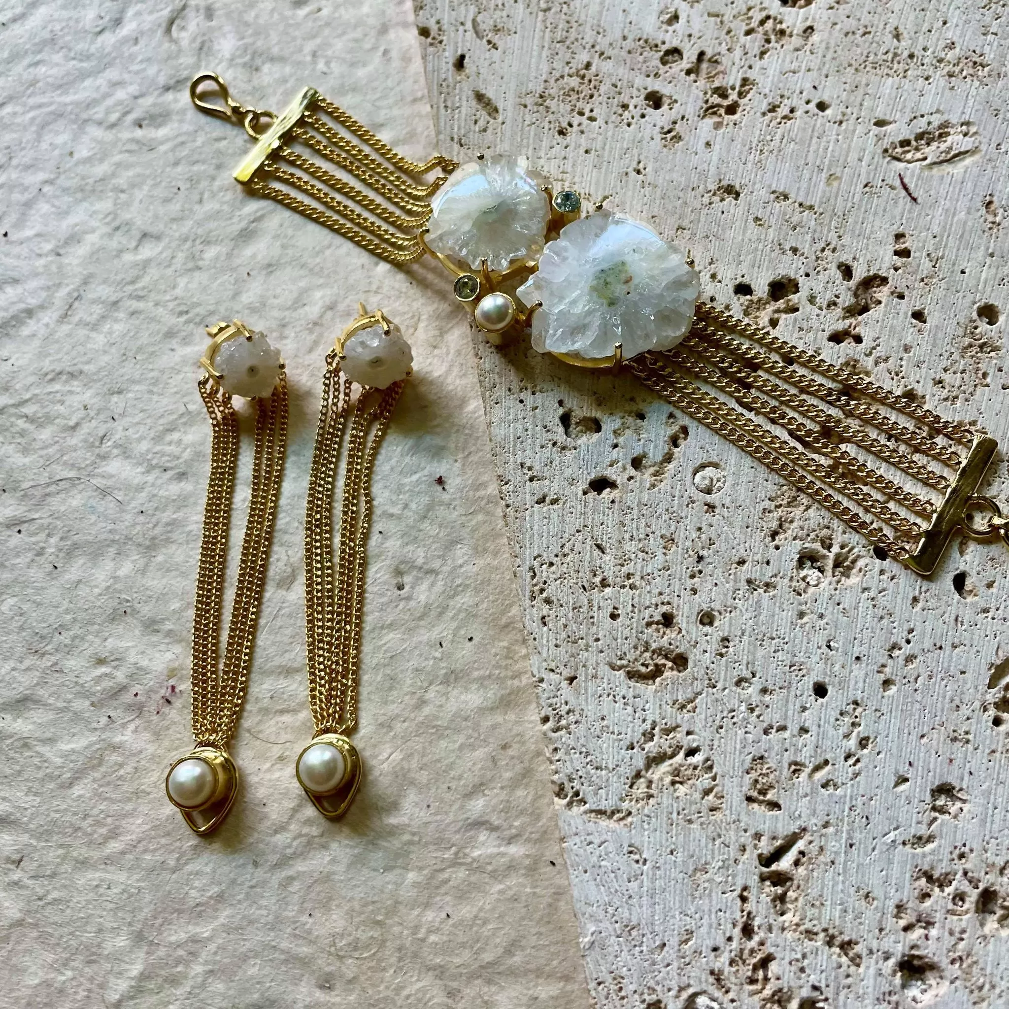 Sitara Earrings With Pearl